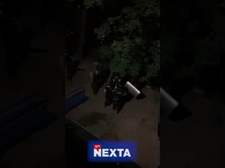 ОМОН избивает парня с девушкой на лавочке (Минск)