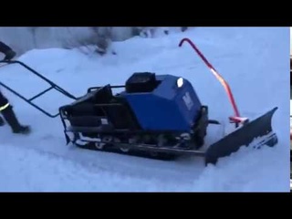 Чистим снег при помощи мотобуксировщика МУЖИК