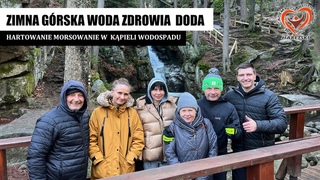 Zimna Górska Woda Zdrowia  Doda. Hartowanie Morsowanie w  #kąpieli Wodospadu. Medycyna Regeneracyjna