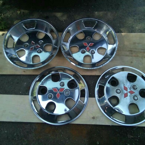 Колпаки хром ммс кантер. Колпак переднего колеса fuso. Колпак колеса mitsubishi fuso canter. Колпаки митсубиси кантер 16. Колпак переднего колеса fuso.