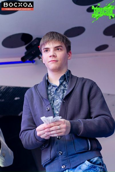 №37, Дима Бузоверя, Днепр (Днепропетровск) №37, Дима Бузоверя, Днепр (Днепропетровск)