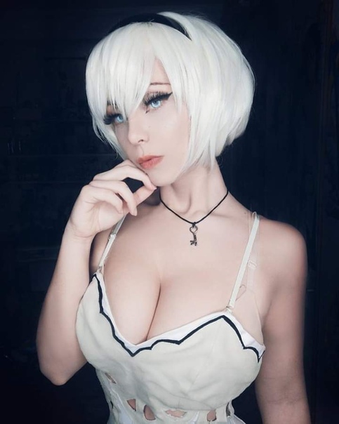 Gemischtrassiger Vollbusige Cosplay Kuessen