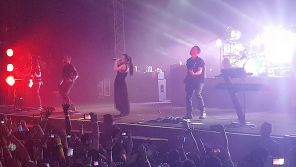 Evanescence Bring Me To Life live at NET Live Brasília, Brasília, Brazil, 20 April,