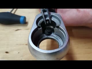 Ремонт трещётки динамометрического ключа  torque wrench ratchet repair.