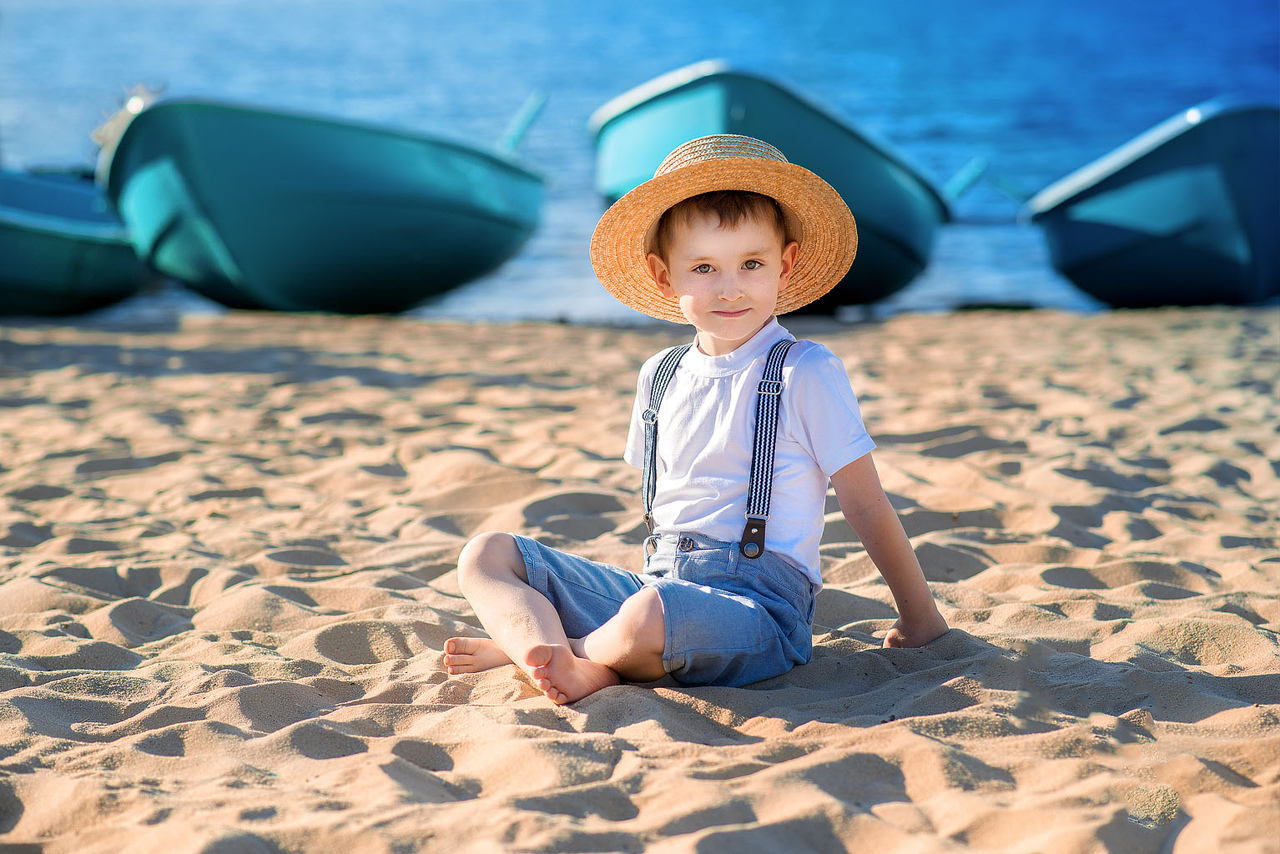 Мальчик на море фото Мальчик на море фото