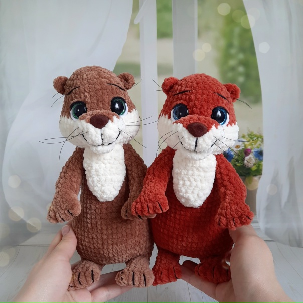Связала крючком вот таких выдрочек ❤