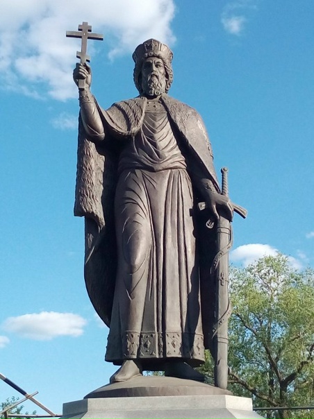 Владимир равноапостольный великий памятник фото возле храма Владимир равноапостольный великий памятник фото возле храма