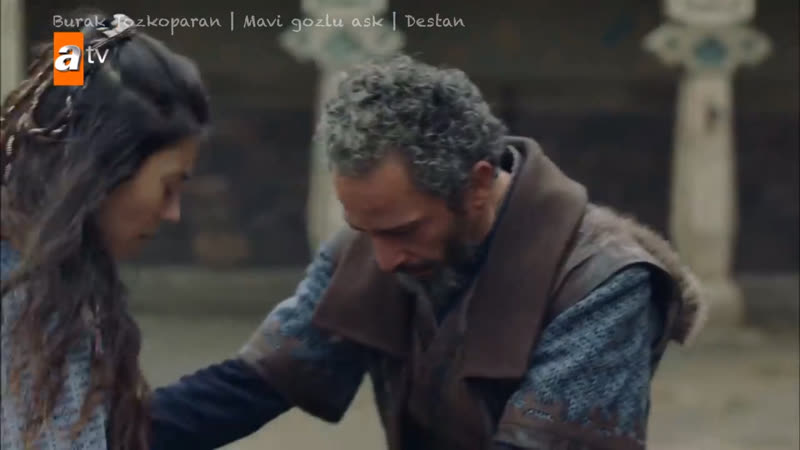 Мэй Джин наступила на руку