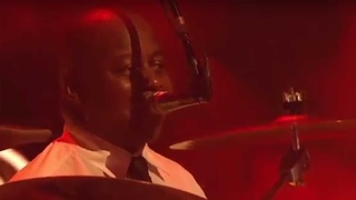 Nile Rodgers & CHIC featuring Ralph Rolle – Let’s Dance